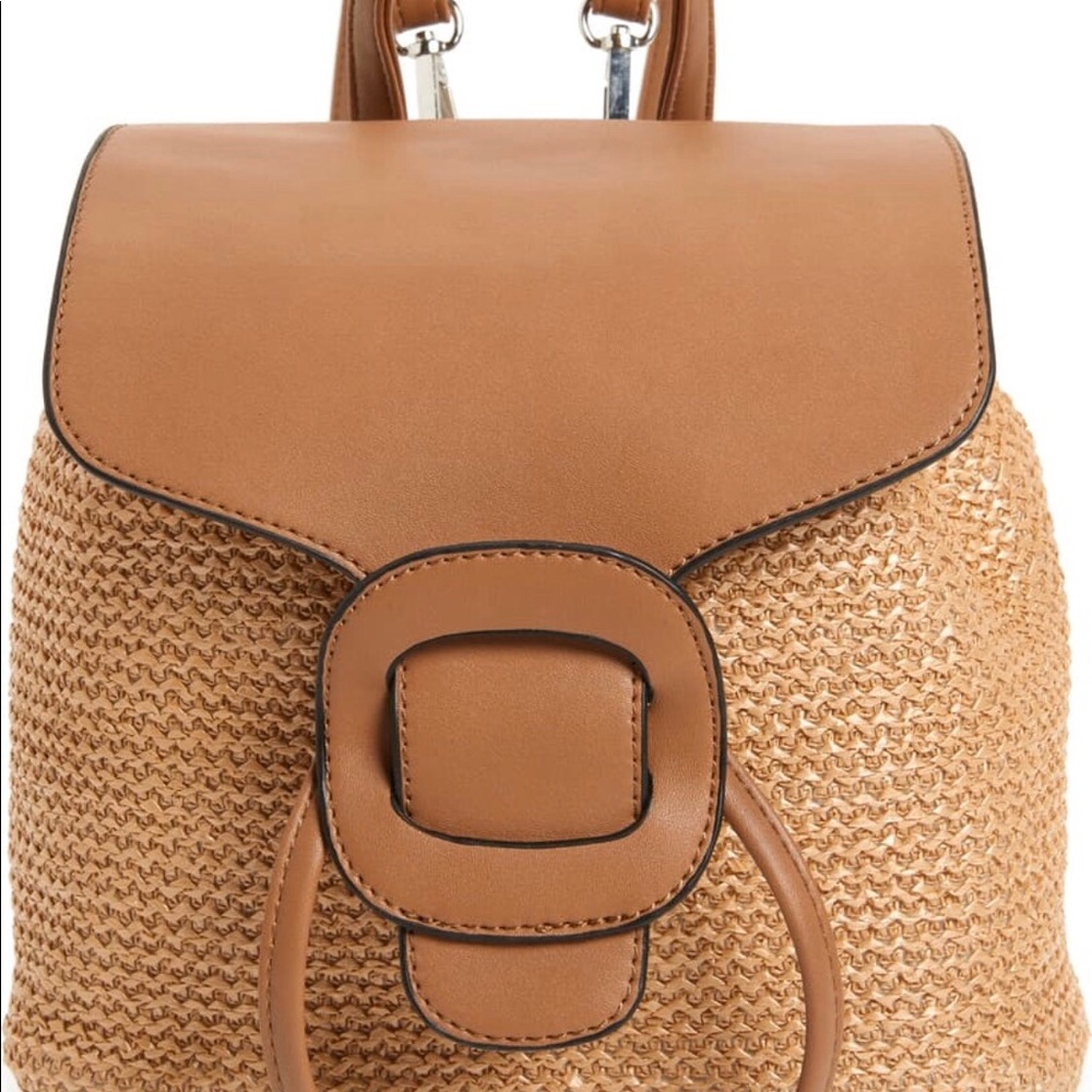 Convertible straw bag.